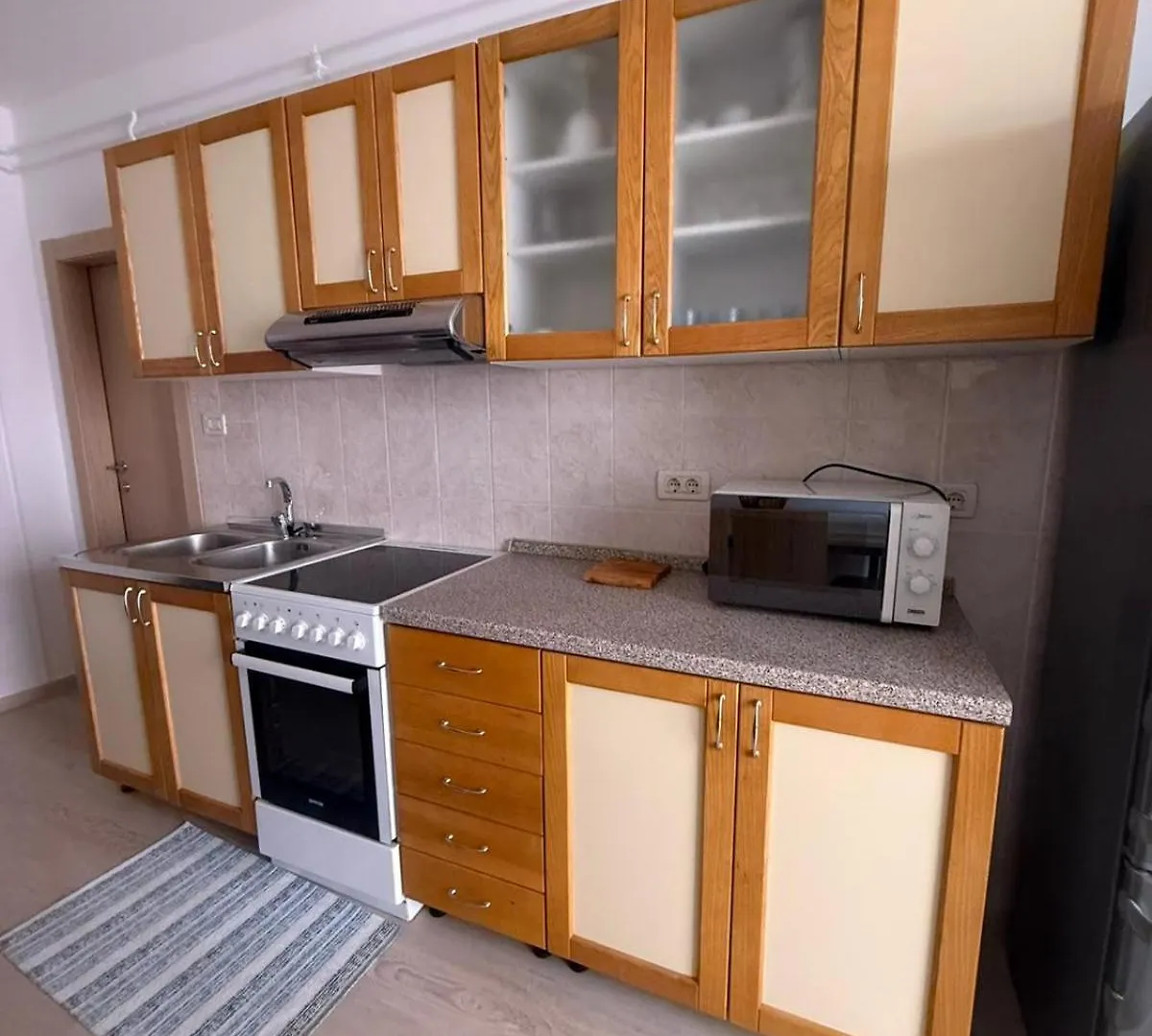 Apartmani Banina 0*, Ika